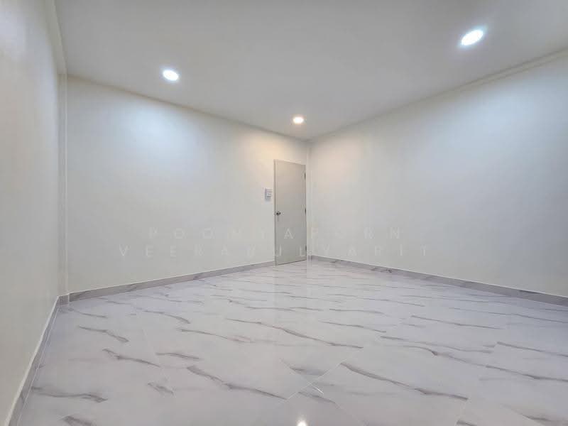 ขายทาวน์เฮ้าส์ : หมู่บ้านพระปิ่น 3, Nonthaburi, Bang Mae Nang, Bang Yai, Nonthaburi, 3 Bedrooms, 136 sqm, Townhouse For Sale, by Poonyaporn Veerabulyarit, 500570400 - DDproperty.com