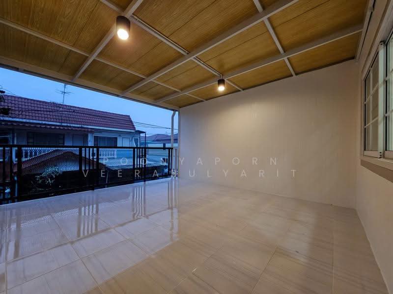 ขายทาวน์เฮ้าส์ : หมู่บ้านพระปิ่น 3, Nonthaburi, Bang Mae Nang, Bang Yai, Nonthaburi, 3 Bedrooms, 136 sqm, Townhouse For Sale, by Poonyaporn Veerabulyarit, 500570400 - DDproperty.com
