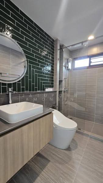 Burasiri Krungthep Kreetha, Bangkok, 95 Soi Pracha Ruam Chai, Hua Mak, Bang Kapi, Bangkok, 4 Bedrooms, 195 sqm, Single Detached House For Sale, by Jatuporn Amonsin, 500570407 - DDproperty.com