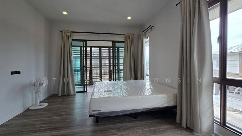 Burasiri Krungthep Kreetha, Bangkok, 95 Soi Pracha Ruam Chai, Hua Mak, Bang Kapi, Bangkok, 4 Bedrooms, 195 sqm, Single Detached House For Sale, by Jatuporn Amonsin, 500570407 - DDproperty.com