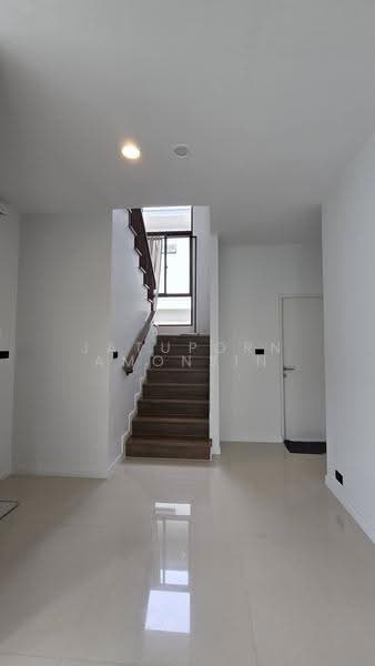Burasiri Krungthep Kreetha, Bangkok, 95 Soi Pracha Ruam Chai, Hua Mak, Bang Kapi, Bangkok, 4 Bedrooms, 195 sqm, Single Detached House For Sale, by Jatuporn Amonsin, 500570407 - DDproperty.com