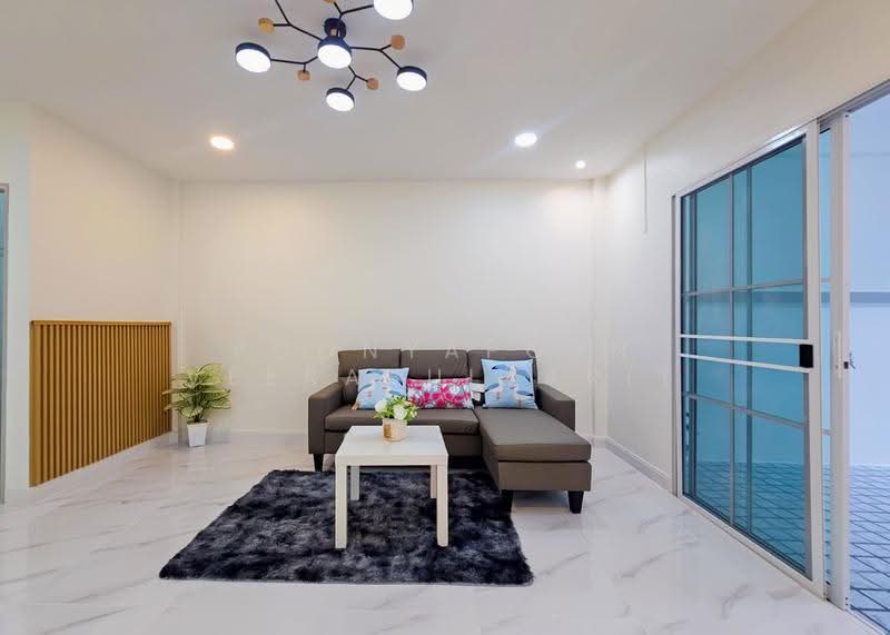 ขายทาวน์เฮ้าส์ : หมู่บ้านมนวดี วัดลาดปลาดุก, Nonthaburi, Phimonrat, Bang Bua Thong, Nonthaburi, 3 Bedrooms, 128 sqm, Townhouse For Sale, by Poonyaporn Veerabulyarit, 500570411 - DDproperty.com