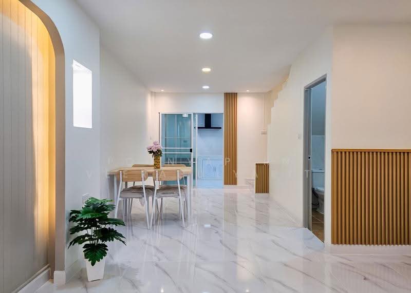 ขายทาวน์เฮ้าส์ : หมู่บ้านมนวดี วัดลาดปลาดุก, Nonthaburi, Phimonrat, Bang Bua Thong, Nonthaburi, 3 Bedrooms, 128 sqm, Townhouse For Sale, by Poonyaporn Veerabulyarit, 500570411 - DDproperty.com
