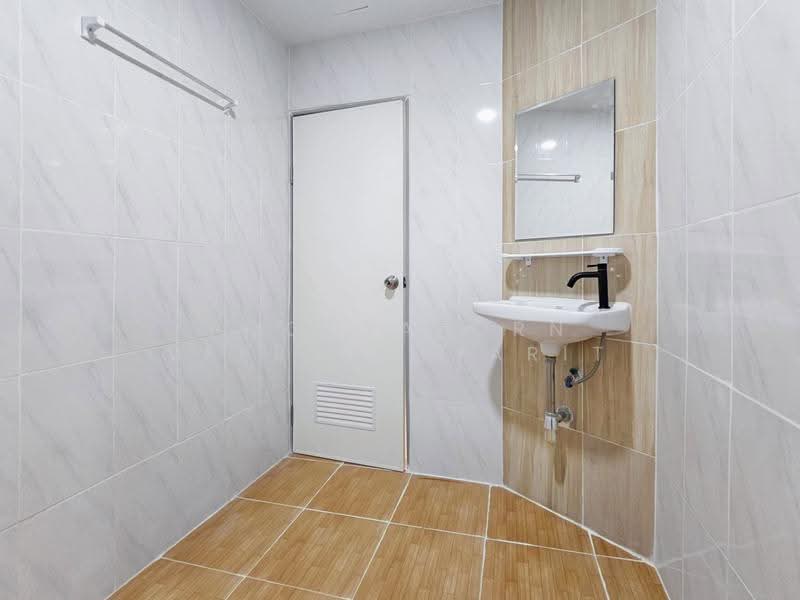 ขายทาวน์เฮ้าส์ : หมู่บ้านมนวดี วัดลาดปลาดุก, Nonthaburi, Phimonrat, Bang Bua Thong, Nonthaburi, 3 Bedrooms, 128 sqm, Townhouse For Sale, by Poonyaporn Veerabulyarit, 500570411 - DDproperty.com
