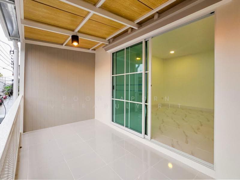 ขายทาวน์เฮ้าส์ : หมู่บ้านมนวดี วัดลาดปลาดุก, Nonthaburi, Phimonrat, Bang Bua Thong, Nonthaburi, 3 Bedrooms, 128 sqm, Townhouse For Sale, by Poonyaporn Veerabulyarit, 500570411 - DDproperty.com