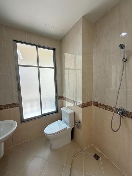 Baan Klang Mueang The Paris Ratchavipha, Bangkok, Ratchadapisek Road, Lat Yao, Chatuchak, Bangkok, 4 Bedrooms, 400 sqm, Townhouse For Rent, by Korakot Lotongkum, 500570426 - DDproperty.com