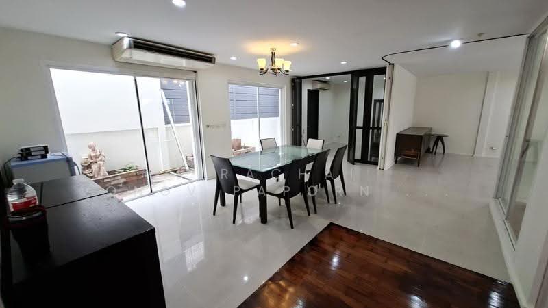 พหลโยธิน 40, Bangkok, พหลโยธิน, Sena Nikhom, Chatuchak, Bangkok, 5 Bedrooms, 200 sqm, Townhouse For Rent, by Jirachai Vongvipaporn (Benz), 500570469 - DDproperty.com