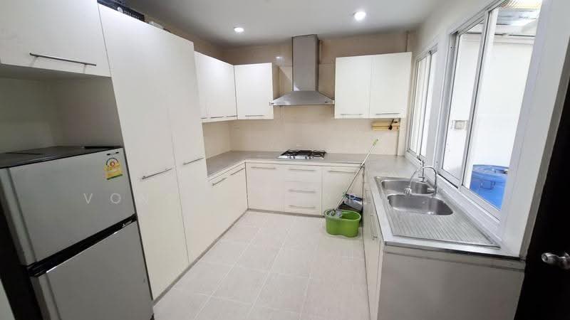 พหลโยธิน 40, Bangkok, พหลโยธิน, Sena Nikhom, Chatuchak, Bangkok, 5 Bedrooms, 200 sqm, Townhouse For Rent, by Jirachai Vongvipaporn (Benz), 500570469 - DDproperty.com