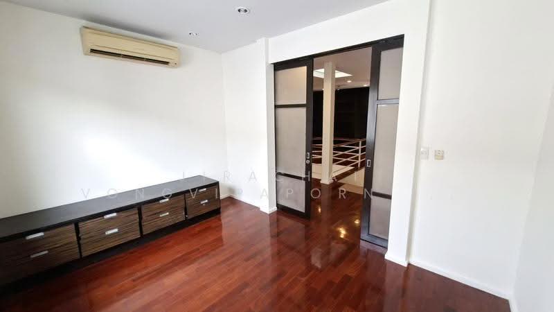 พหลโยธิน 40, Bangkok, พหลโยธิน, Sena Nikhom, Chatuchak, Bangkok, 5 Bedrooms, 200 sqm, Townhouse For Rent, by Jirachai Vongvipaporn (Benz), 500570469 - DDproperty.com