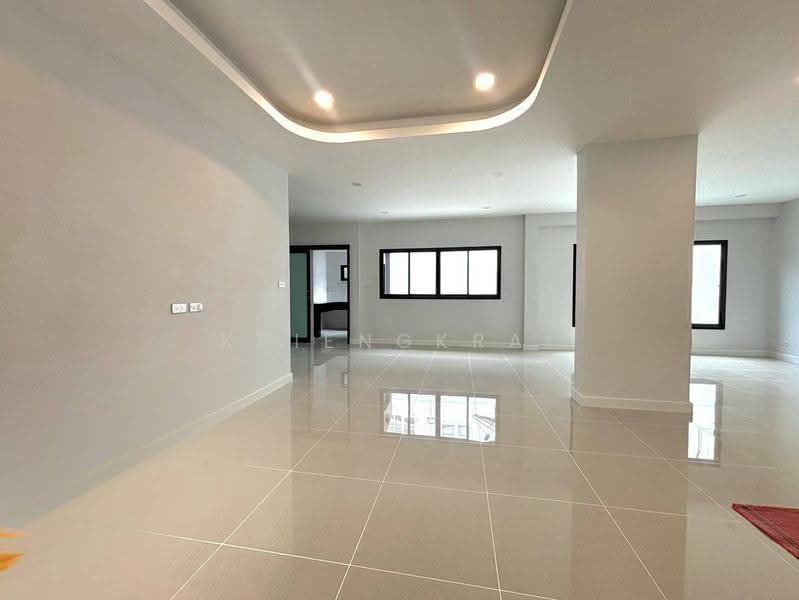 Perfect Place Ramkhamhaeng 164, Bangkok, Soi Ramkhamhaeng 164, Saphan Sung, Bangkok, 4 Bedrooms, 240 sqm, Single Detached House For Sale, by Kriengkrai, 500570474 - DDproperty.com