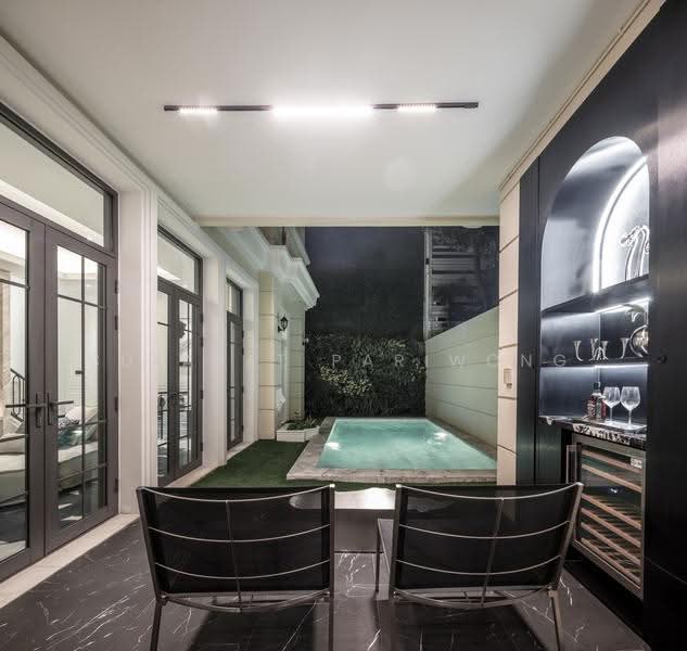 The Boulevard Ekkamai, Bangkok, 98 Soi Prasertdee, Khlong Tan Nua, Watthana, Bangkok, 4 Bedrooms, 500 sqm, Single Detached House For Sale, by Sutapat Pariwong, 500570491 - DDproperty.com