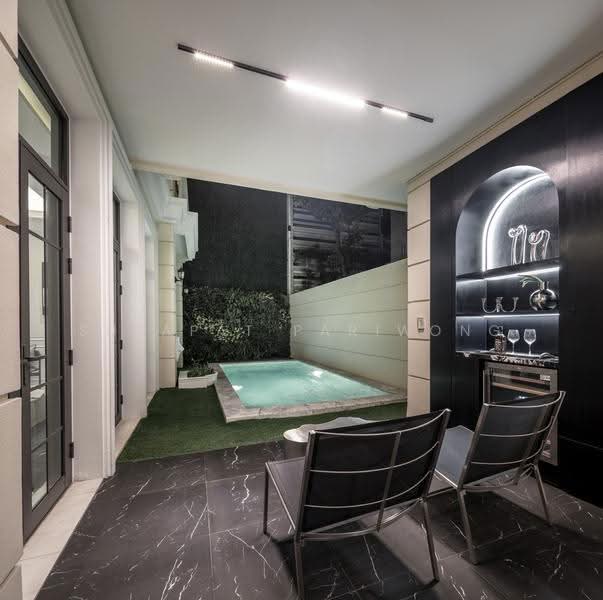 The Boulevard Ekkamai, Bangkok, 98 Soi Prasertdee, Khlong Tan Nua, Watthana, Bangkok, 4 Bedrooms, 500 sqm, Single Detached House For Sale, by Sutapat Pariwong, 500570491 - DDproperty.com