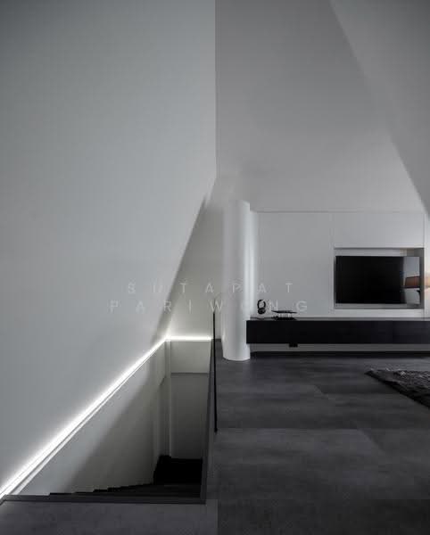 The Boulevard Ekkamai, Bangkok, 98 Soi Prasertdee, Khlong Tan Nua, Watthana, Bangkok, 4 Bedrooms, 500 sqm, Single Detached House For Sale, by Sutapat Pariwong, 500570491 - DDproperty.com
