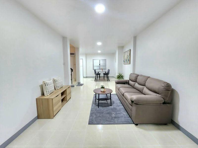 ขายทาวน์โฮมรีโนเวทใหม่ ม.อิสเทิร์นแลนด์3 ศรีราชา, Chon Buri (Pattaya), Surasak, Si Racha, Chon Buri (Pattaya), 3 Bedrooms, 85 sqm, Townhouse For Sale, by Dusit Saengfa, 500570505 - DDproperty.com