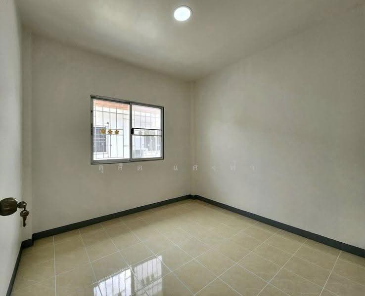 ขายทาวน์โฮมรีโนเวทใหม่ ม.อิสเทิร์นแลนด์3 ศรีราชา, Chon Buri (Pattaya), Surasak, Si Racha, Chon Buri (Pattaya), 3 Bedrooms, 85 sqm, Townhouse For Sale, by Dusit Saengfa, 500570505 - DDproperty.com