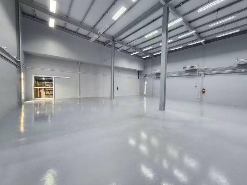 Warehouse for rent at Ramkhamhaeng 118: Temperature-controlled facility with a 2-story, Bangkok, Saphan Sung, Bangkok, , 900 sqm, Warehouse/Factory For Rent, by Tida phanthonglarptawee, 500570511 - DDproperty.com