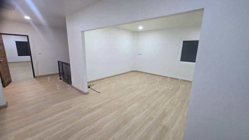 ขาย / ให้เช่า โกดังพร้อมออฟฟิศ 2 ชั้น สร้างใหม่ สไตล์มินิมอลโมเดิร์น พร้อมใช้งาน!, Pathum Thani, Lat Lum Kaeo, Pathum Thani, , 500 sqm, Warehouse/Factory For Rent, by Forty-Six Real Estate Group, 500570556 - DDproperty.com
