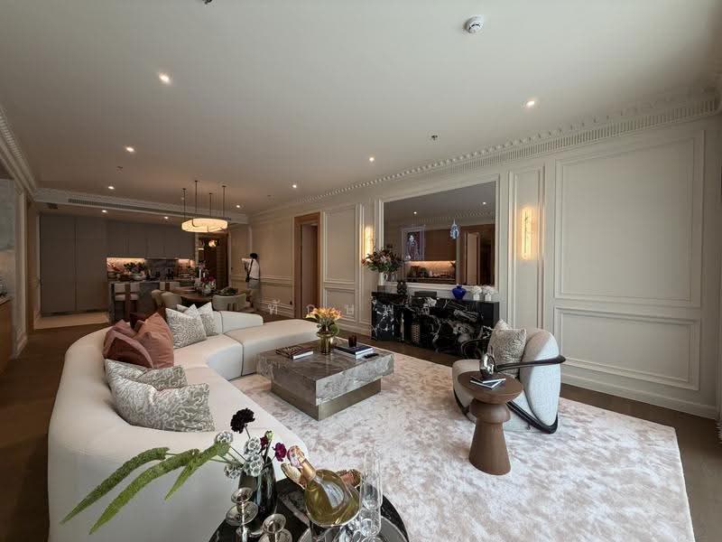Via ARI, Bangkok, 42 Soi Ari 1, Samsen Nai, Phaya Thai, Bangkok, 3 Bedrooms, 177 sqm, Condo For Sale, by ทักษพร, 500570602 - DDproperty.com
