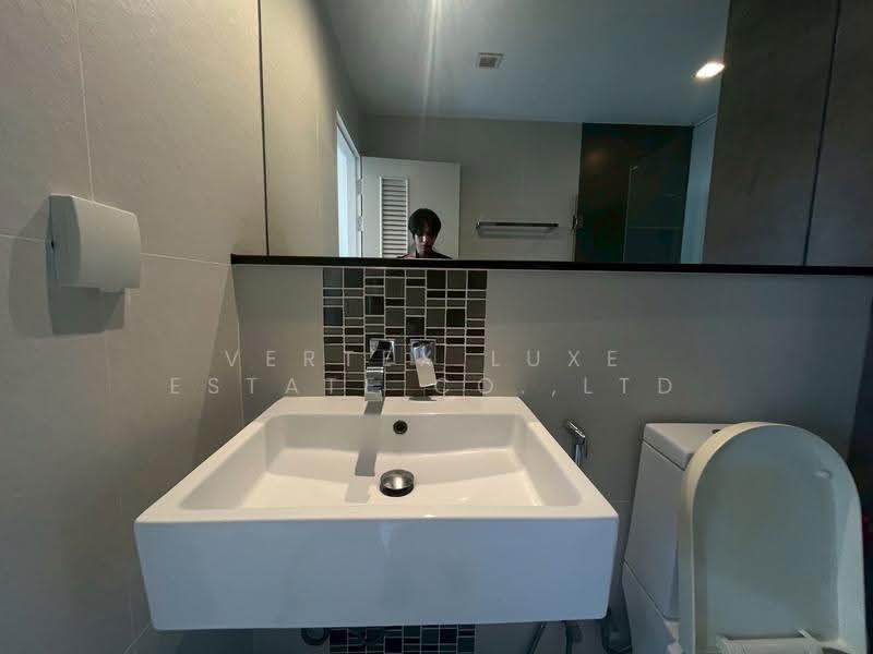 Urbano Absolute Sathon-Taksin, Bangkok, 345 Charoen Nakhon 14/2 Alley, Khlong Ton Sai, Khlong San, Bangkok, Studio, 30 sqm, Condo For Rent, by Vertex Luxe Estate Co.,LTD, 500570655 - DDproperty.com