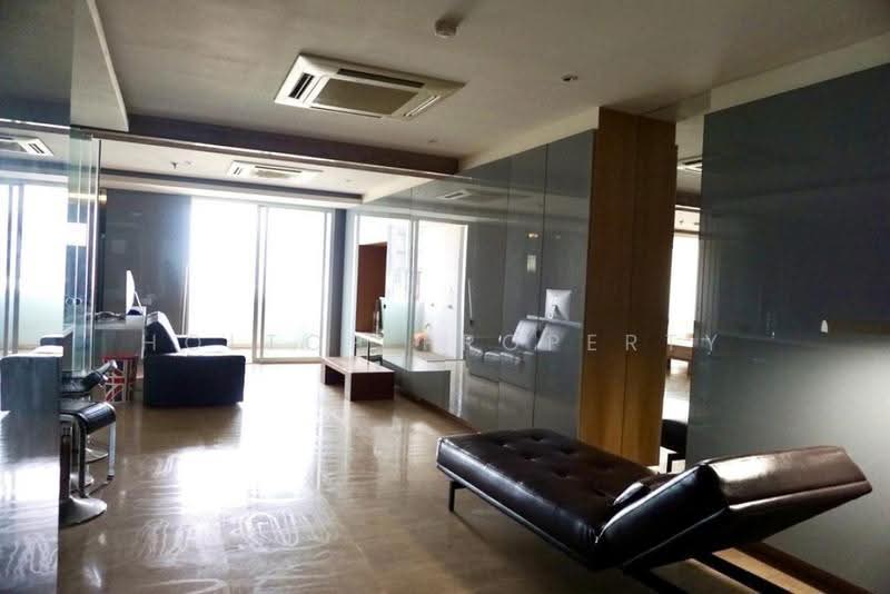 Modern Town, Bangkok, Ekamai Road, Khlong Tan Nua, Watthana, Bangkok, 1 Bedroom, 78 sqm, Condo For Rent, by Holtop Property, 500570734 - DDproperty.com
