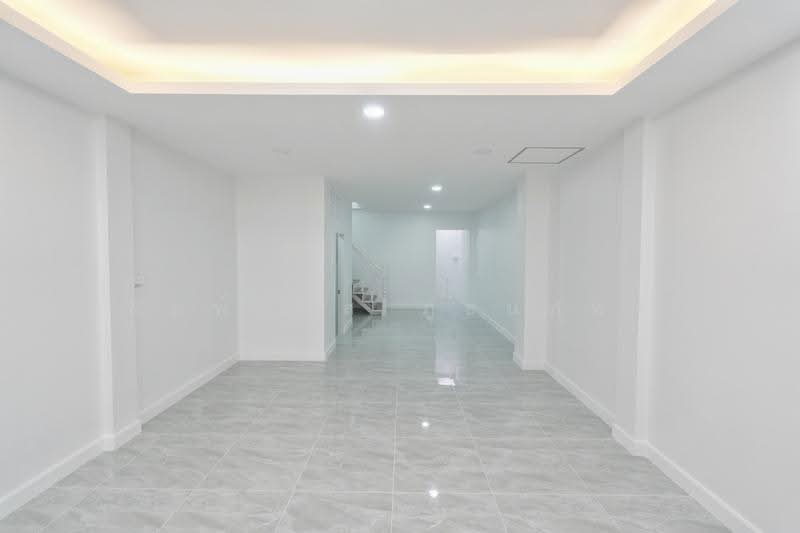 Monchaya 1 Village, Bangkok, Sai Mai, Bangkok, 2 Bedrooms, 64 sqm, Townhouse For Sale, by พิมพ์นภัส ภูธนภัทร, 500570756 - LIVING ROOM - DDproperty.com