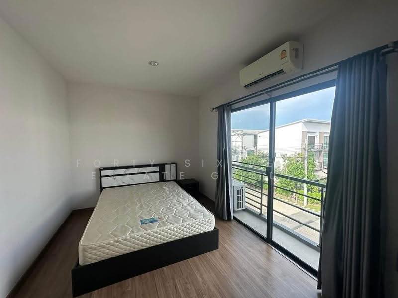 Baan Klang Muang Srinakarin – Onnut, Bangkok, 174 Soi On Nut 70/1, Prawet, Bangkok, 3 Bedrooms, 141 sqm, Townhouse For Rent, by Forty-Six Real Estate Group, 500570771 - DDproperty.com