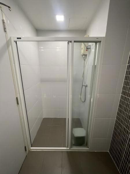 Kave Condo, Pathum Thani, . ถนนพหลโยธิน ตำบลคลองหนึ่ง อำเภอคลองหลวง ปทุมธานี, Khlong Nung, Khlong Luang, Pathum Thani, 1 Bedroom, 26 sqm, Condo For Sale, by ภาคิน ธนทวี, 500570790 - Seperated Shower zone - DDproperty.com