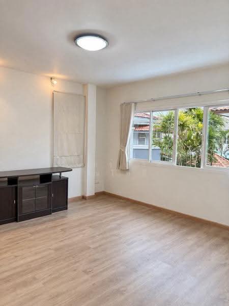 Kritsada Nakron Pinklao-Phuttamonthon Sai 2, Bangkok, Pinklao-Nakhon Chaisri, Bang Ra Mat, Taling Chan, Bangkok, 3 Bedrooms, 160 sqm, Single Detached House For Rent, by ปรินทร์ญาดา ชิณโชติ, 500570833 - DDproperty.com