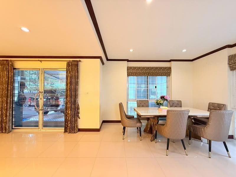 ไสวประชาราษฎร์ 23, Pathum Thani, ไสวประชาราษฎร์, Lat Sawai, Lam Luk Ka, Pathum Thani, 5 Bedrooms, 200 sqm, Single Detached House For Sale, by Tanrada Tongsub, 500570887 - DDproperty.com