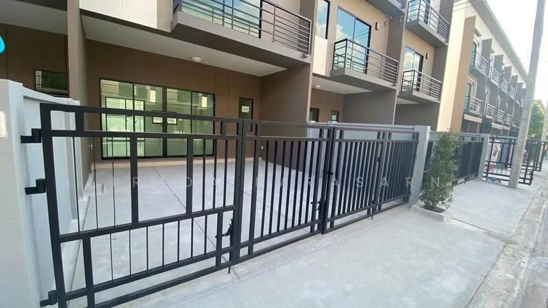 Baan Klang Muang Ramintra, Bangkok, Soi Kanchanaphisek 6/1, Tha Rang, Bang Khen, Bangkok, 3 Bedrooms, 145 sqm, Townhouse For Rent, by Airada Parasarn, 500570900 - DDproperty.com