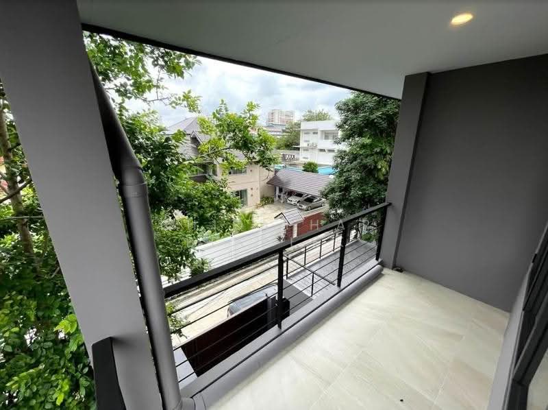 บ้านเดี่ยวหรูพร้อมสระว่ายน้ำส่วนตัว สุขุมวิท 71 ทำเลปรีดี-เอกมัย, กรุงเทพ, พระโขนงเหนือ, วัฒนา, กรุงเทพ, 700 ตร.ม., บ้านเดี่ยว ขาย, โดย Chidaphar Beawlek, 500570915 - DDproperty.com