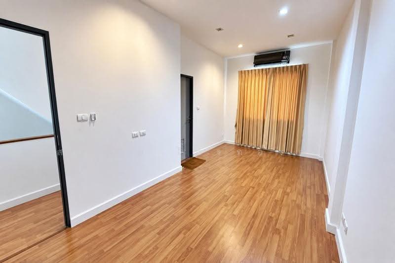 Cozy Chokchai 4 Soi 49, Bangkok, โชคชัย 4, Lat Phrao, Bangkok, 3 Bedrooms, 226 sqm, Townhouse For Sale, by สง่าชัย ไทรทองคำ, 500570941 - DDproperty.com