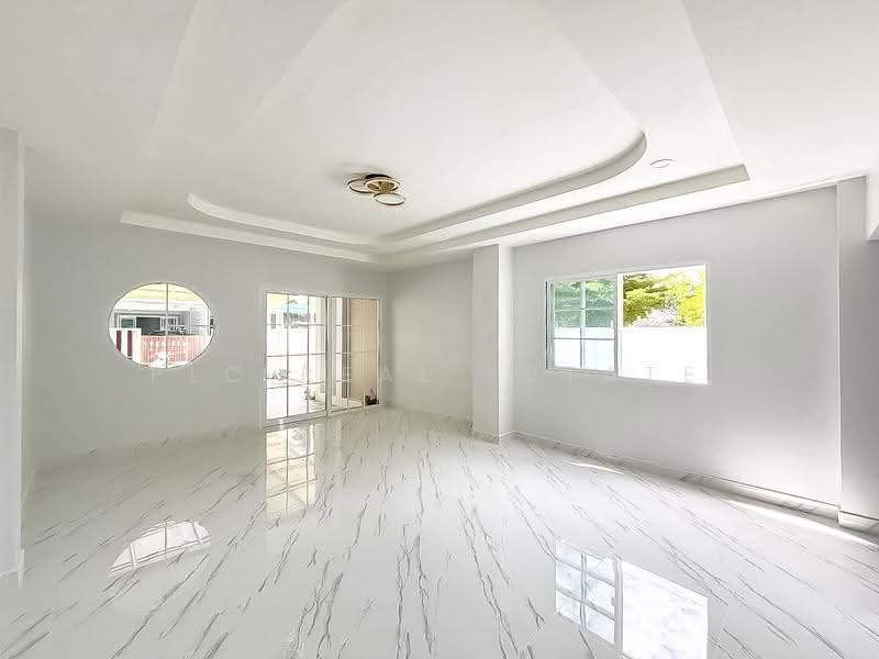 2 Storey Townhouse for Sale Noen Plab Wan 3 Bedrooms, chon-buri, Bang Lamung, Bang Lamung (Pattaya), Chon Buri (Pattaya), 3 Bedrooms, 108 sqm, Townhouse For Sale, by PLC real estate, 500570991 - DDproperty.com