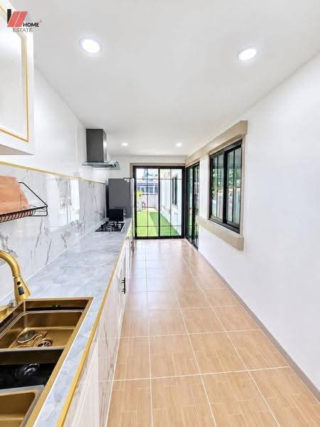 New World Ville, Nonthaburi, Lahan, Bang Bua Thong, Nonthaburi, 4 Bedrooms, 140 sqm, Townhouse For Sale, by ชลธิชา ปรางค์ประทานพร, 500571005 - DDproperty.com