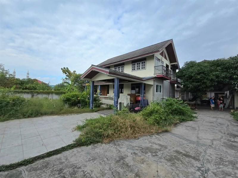 ที่ดิน พร้อมบ้าน 3 หลัง 293 ตร.ว. ที่ดิน พร้อมบ้าน 3 หลัง ซอยราษฎร์พัฒนา24, Bangkok, ถนนรามคำแหง, Saphan Sung, Bangkok, , 1,172 sqm, Land For Sale, by คุณ ภิญญาลักษณ์ เทพบุตร (ยุ้ย), 500571031 - DDproperty.com