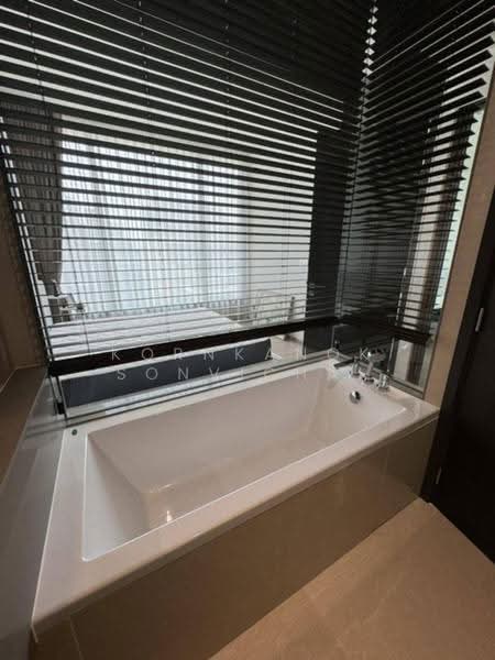The Esse Asoke, Bangkok, 333 Soi Sukhumvit 21, Sukhumvit Road, Khlongtoei Nua, Watthana, Bangkok, 1 Bedroom, 46 sqm, Condo For Rent, by Kornkanok Sonvichai, 500571043 - DDproperty.com