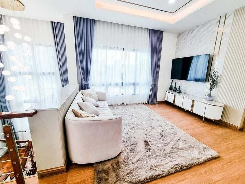 Perfect Masterpiece Sukhumvit 77, samut-prakan, Soi Mu Ban Perfect Place Sukhumvit 77, Rachathewa, Bang Plee, Samut Prakan, 5 Bedrooms, 585 sqm, Single Detached House For Rent, by Khun Eve, 500571045 - DDproperty.com