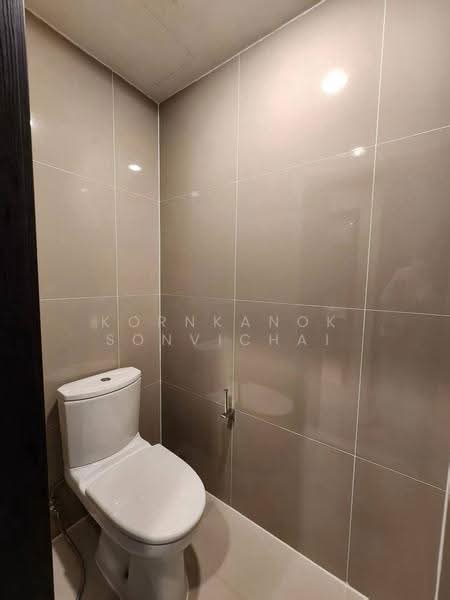XT Huaikhwang, Bangkok, 244 Ratchadaphisek Road, Huai Khwang, Bangkok, 1 Bedroom, 30 sqm, Condo For Rent, by Kornkanok Sonvichai, 500571049 - DDproperty.com
