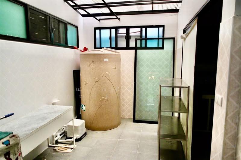Baan Klang Muang Nawamin 42, Bangkok, Soi Nawamin 42, Nawamin Road, Khlong Kum, Bueng Kum, Bangkok, 3 Bedrooms, 180 sqm, Townhouse For Sale, by คุณ ณภัชนันท์ อินชญาดา (เจณ), 500571148 - DDproperty.com