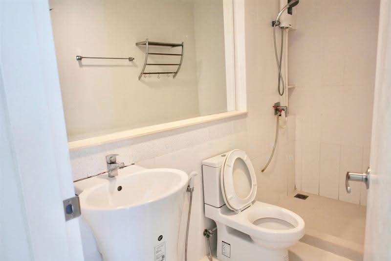 Baan Klang Muang Nawamin 42, Bangkok, Soi Nawamin 42, Nawamin Road, Khlong Kum, Bueng Kum, Bangkok, 3 Bedrooms, 180 sqm, Townhouse For Sale, by คุณ ณภัชนันท์ อินชญาดา (เจณ), 500571148 - DDproperty.com