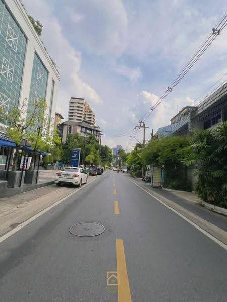 Sukhumvit 16, Bangkok, Khlongtoei Nua, Watthana, Bangkok, 4 Bedrooms, 300 sqm, Townhouse For Sale, by ผึ้ง ภรภัทร, 500571173 - DDproperty.com