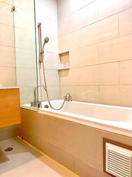 Villa Ratchatewi, Bangkok, 83 Phayathai Road, Thanon Phaya Thai, Ratchathewi, Bangkok, 1 Bedroom, 41 sqm, Condo For Sale, by Kornkanok Sonvichai, 500571209 - DDproperty.com