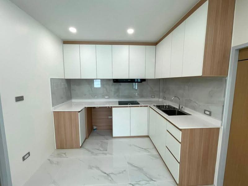 Newly Renovated Detached House | 5 Bedrooms | Near MRT Lat Phrao 83 (SPSSR392), Bangkok, ลาดพร้าว 83, Phlapphla, Wang Thonglang, Bangkok, 5 Bedrooms, 250 sqm, Single Detached House For Sale, by Khun Poon, 500571286 - DDproperty.com