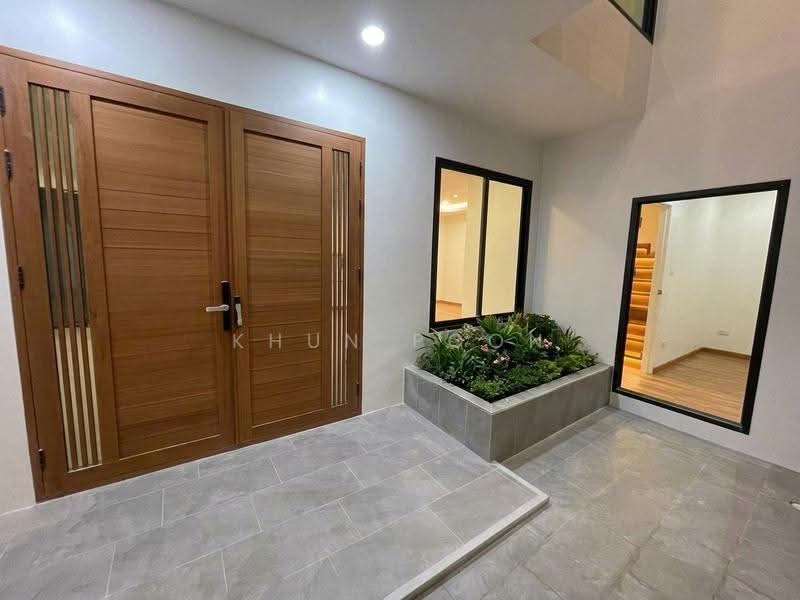 บ้านเดี่ยวรีโนเวทใหม่ 5 ห้องนอน 3 ห้องน้ำ | ใกล้ MRT ลาดพร้าว 83 (SPSSR392), กรุงเทพ, ลาดพร้าว 83, พลับพลา, วังทองหลาง, กรุงเทพ, 250 ตร.ม., บ้านเดี่ยว ขาย, โดย Khun Poon, 500571286 - DDproperty.com