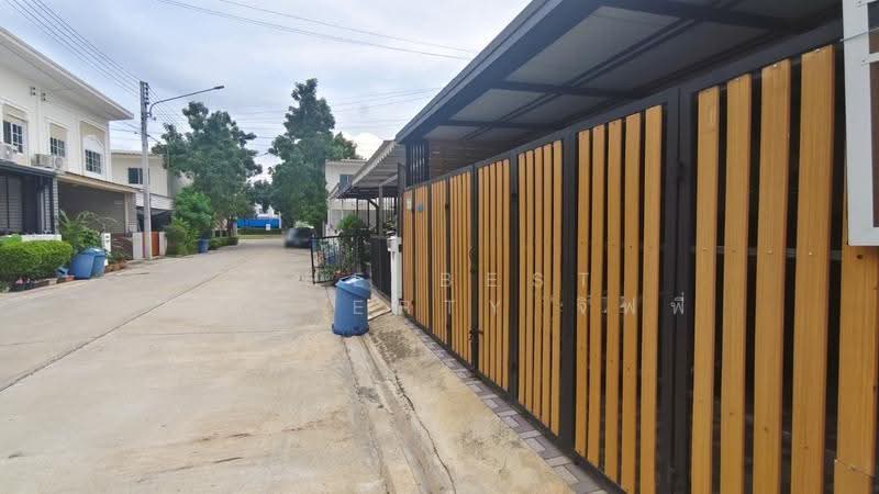 หมู่บ้านไลโอ เพชรเกษม-พุทธมณฑลสาย4, Samut Sakhon, Suan Luang, Krathum Baen, Samut Sakhon, 4 Bedrooms, 125 sqm, Townhouse For Sale, by The Best Property จิฟฟี่, 500571348 - DDproperty.com