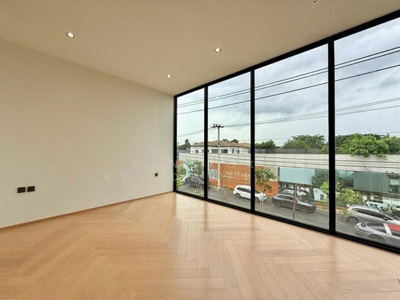 32 Residence, Bangkok, 222 Phatthanakan 32, Suan Luang, Bangkok, 5 Bedrooms, 658 sqm, Villa For Sale, by Bangkok Residential, 500571390 - DDproperty.com