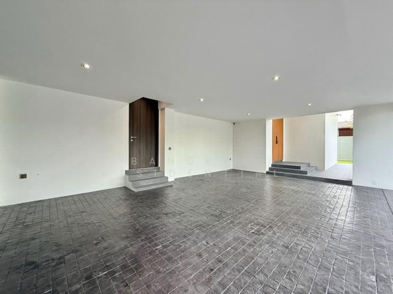 32 Residence, Bangkok, 222 Phatthanakan 32, Suan Luang, Bangkok, 5 Bedrooms, 658 sqm, Villa For Sale, by Bangkok Residential, 500571390 - DDproperty.com
