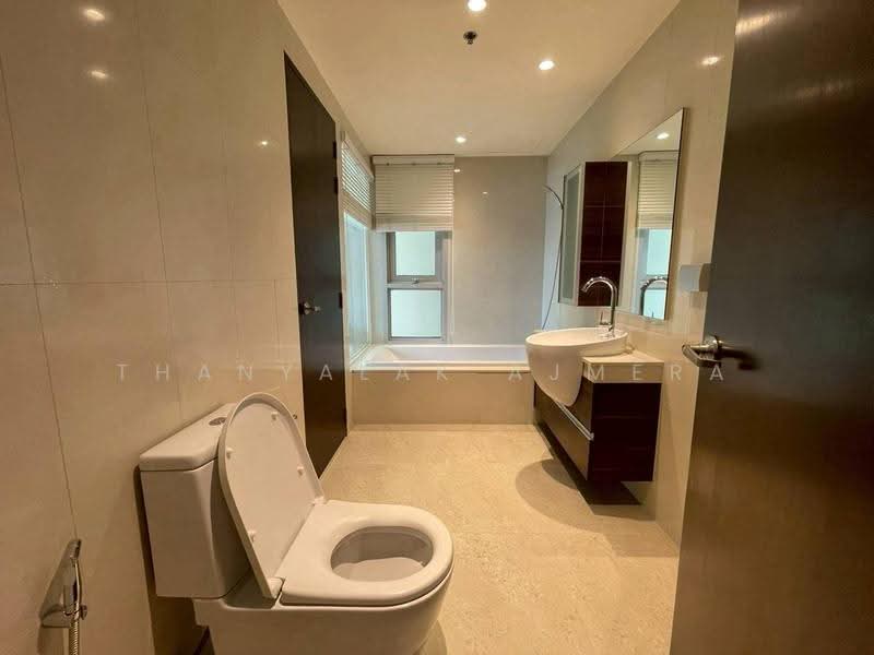 Sky Walk Residences, Bangkok, 1599 Sukhumvit Road, Phra Kanong Nua, Watthana, Bangkok, 2 Bedrooms, 60 sqm, Condo For Rent, by Thanyalak Ajmera, 500571538 - DDproperty.com