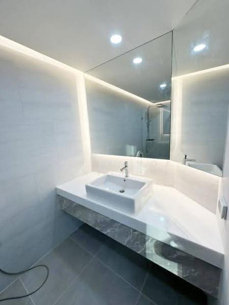 Fifty Fifth Tower, Bangkok, 84 Soi Sukhumvit 55, Sukhumvit Road, Khlong Tan Nua, Watthana, Bangkok, 3 Bedrooms, 165 sqm, Condo For Sale, by Kornkanok Sonvichai, 500571620 - DDproperty.com