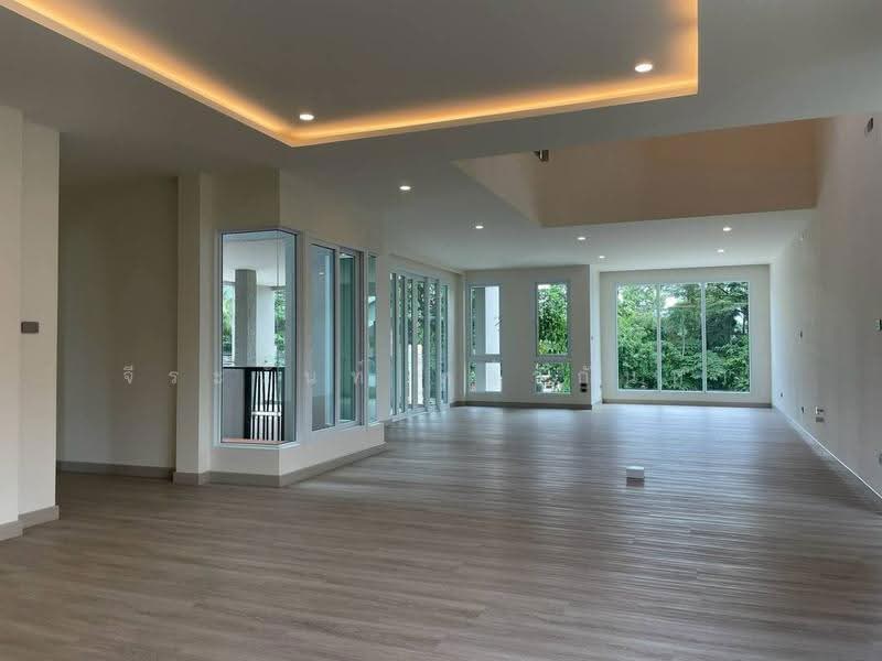 For Sale Luxury Modern Home in Chiang Mai Hang Dong Road, Chiang Mai, Ban Waen, Hang Dong, Chiang Mai, 5 Bedrooms, 398 sqm, Single Detached House For Sale, by จีระนันท์ หล้ากันหา, 500571667 - DDproperty.com